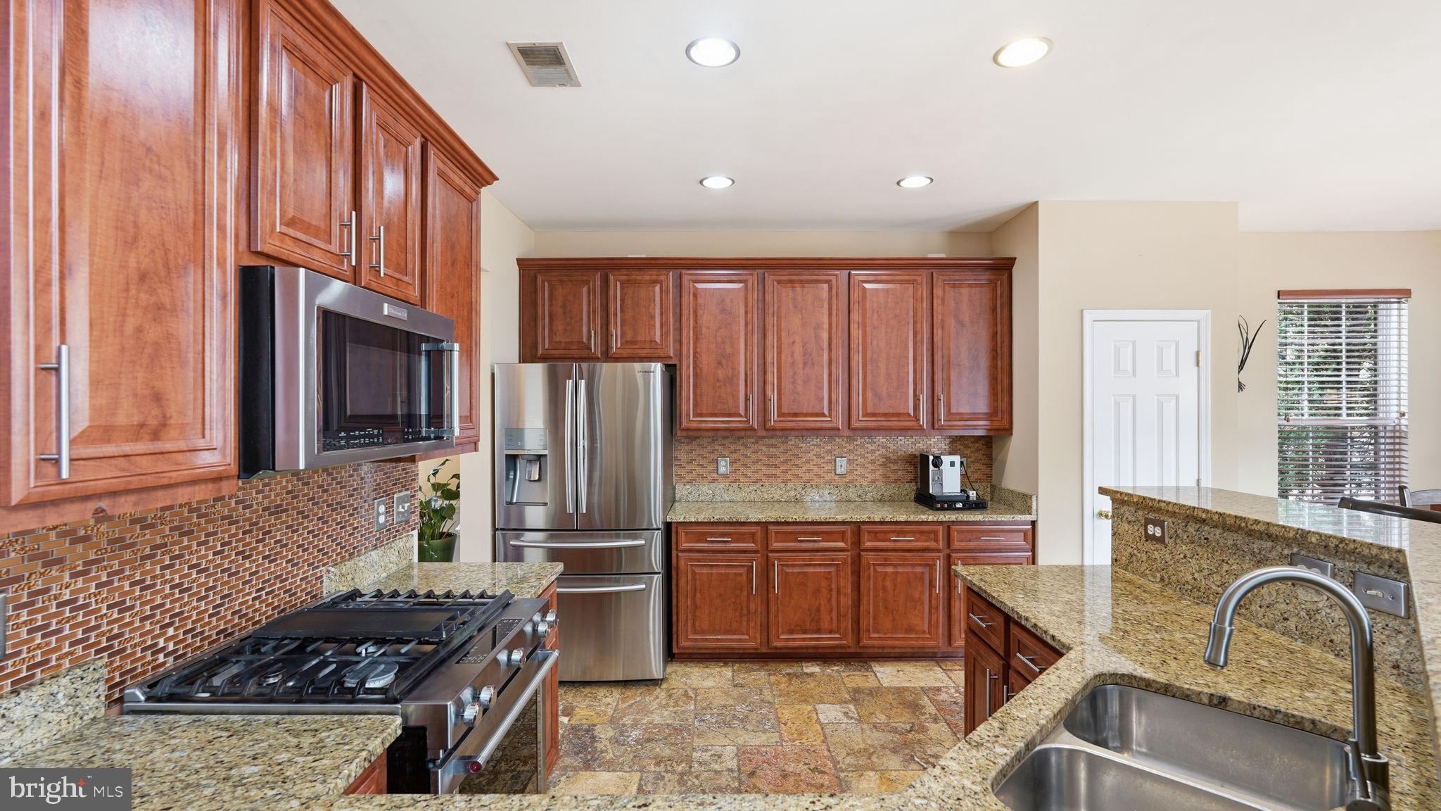 Lorton, Virginia, 22079, United States, 4 Bedrooms Bedrooms, ,3 BathroomsBathrooms,Residential,For Sale,2005654