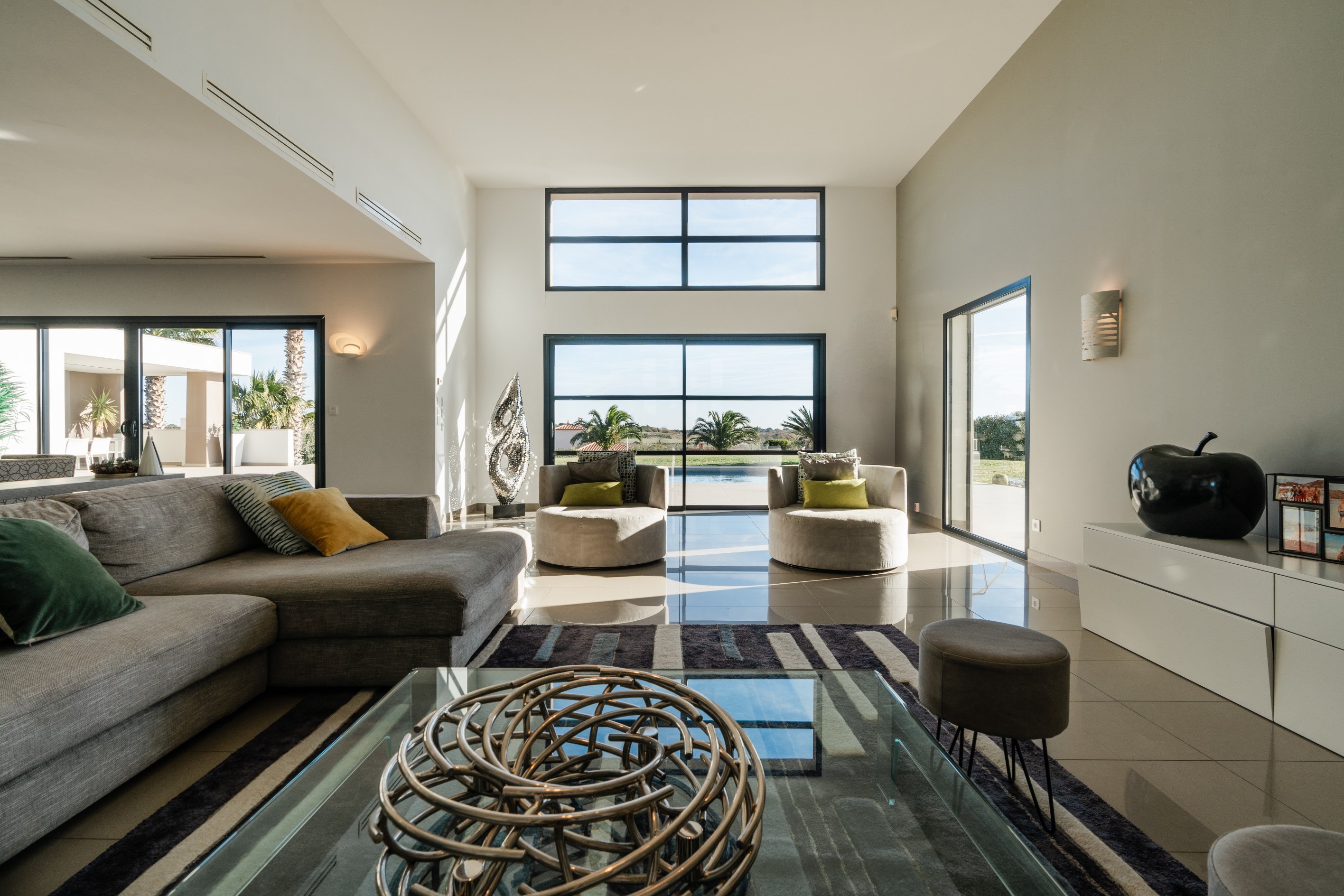  Exceptional contemporary single-storey home with pool - 物件實景