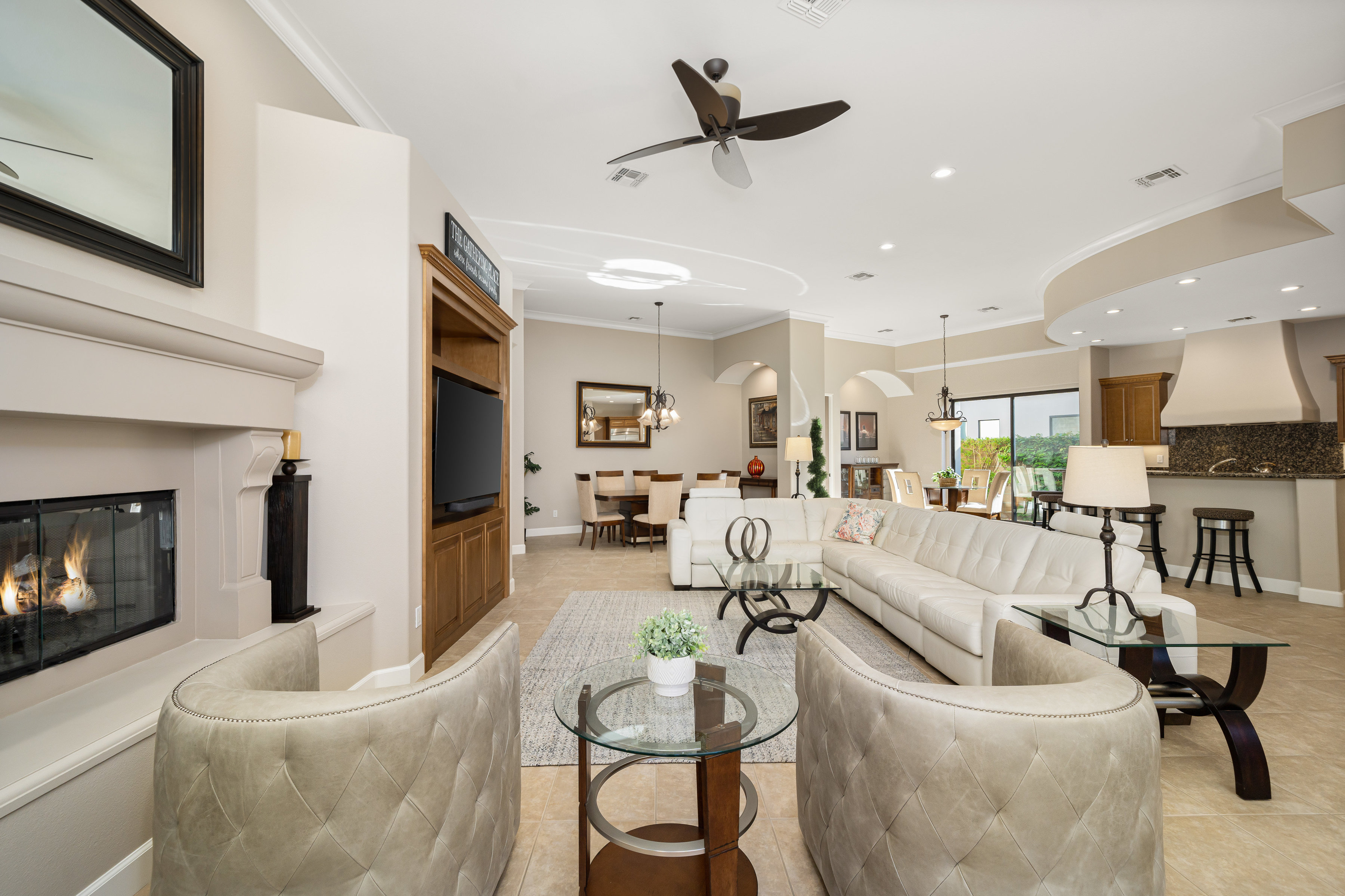  South Facing Gated La Quinta Pool Home - 物件實景