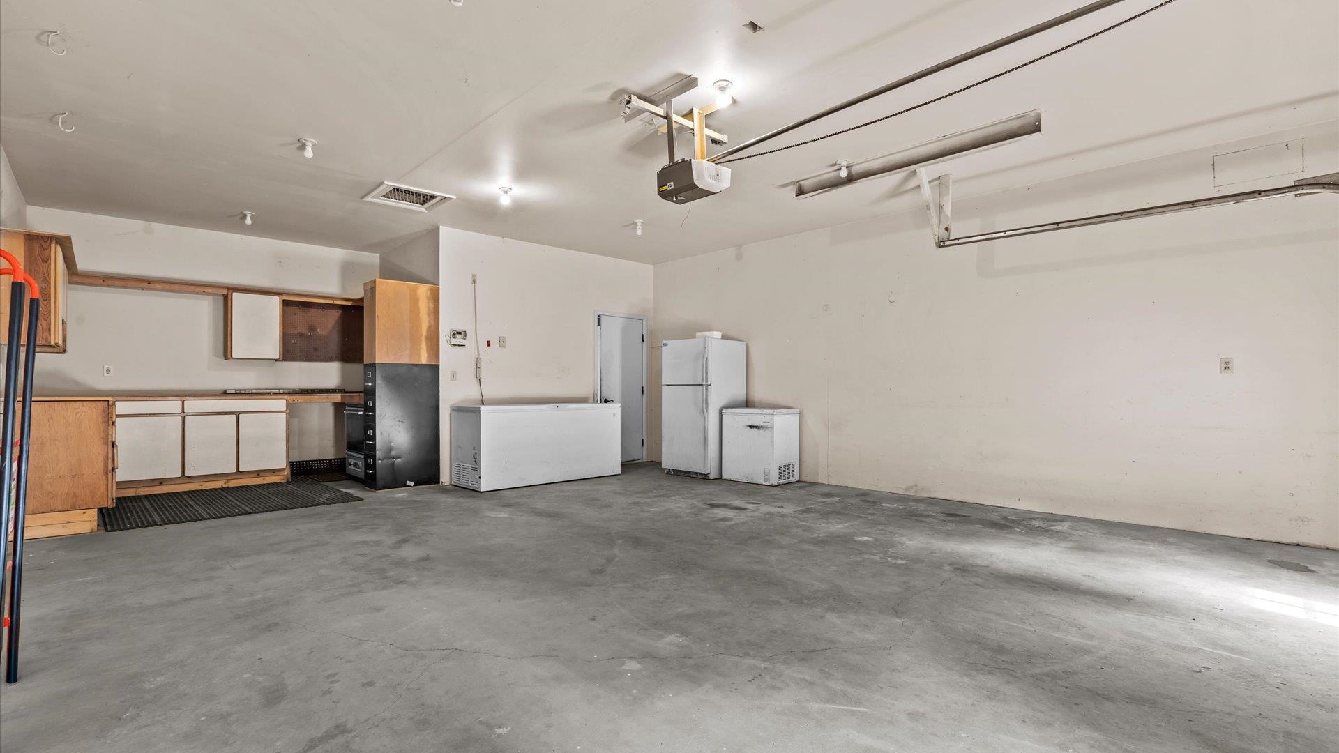 Grand Junction, Colorado, 81507, United States, 3 Bedrooms Bedrooms, ,3 BathroomsBathrooms,Residential,For Sale,1998320