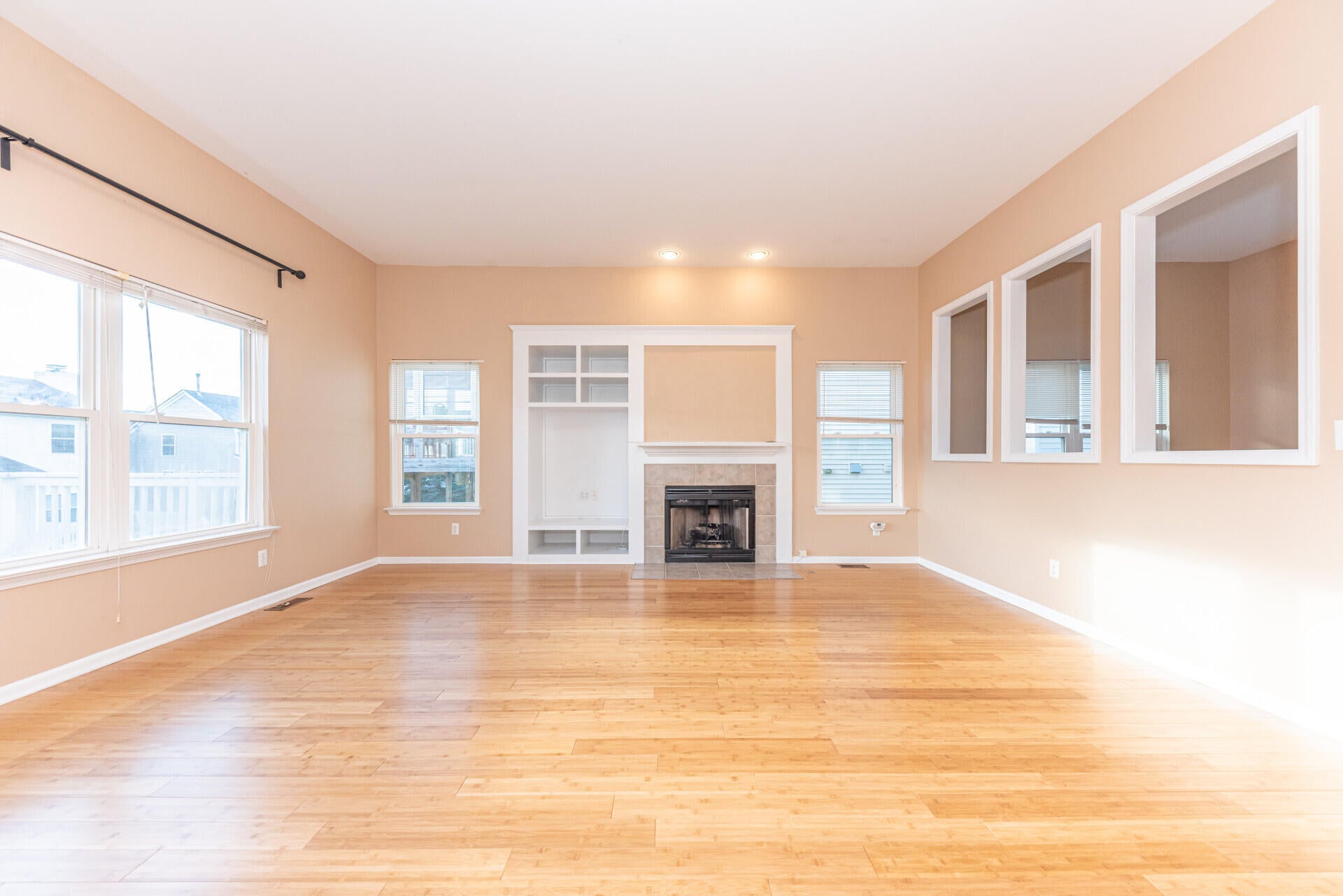 Ann Arbor, Michigan, 48103, United States, 4 Bedrooms Bedrooms, ,3 BathroomsBathrooms,Residential,For Sale,1991592