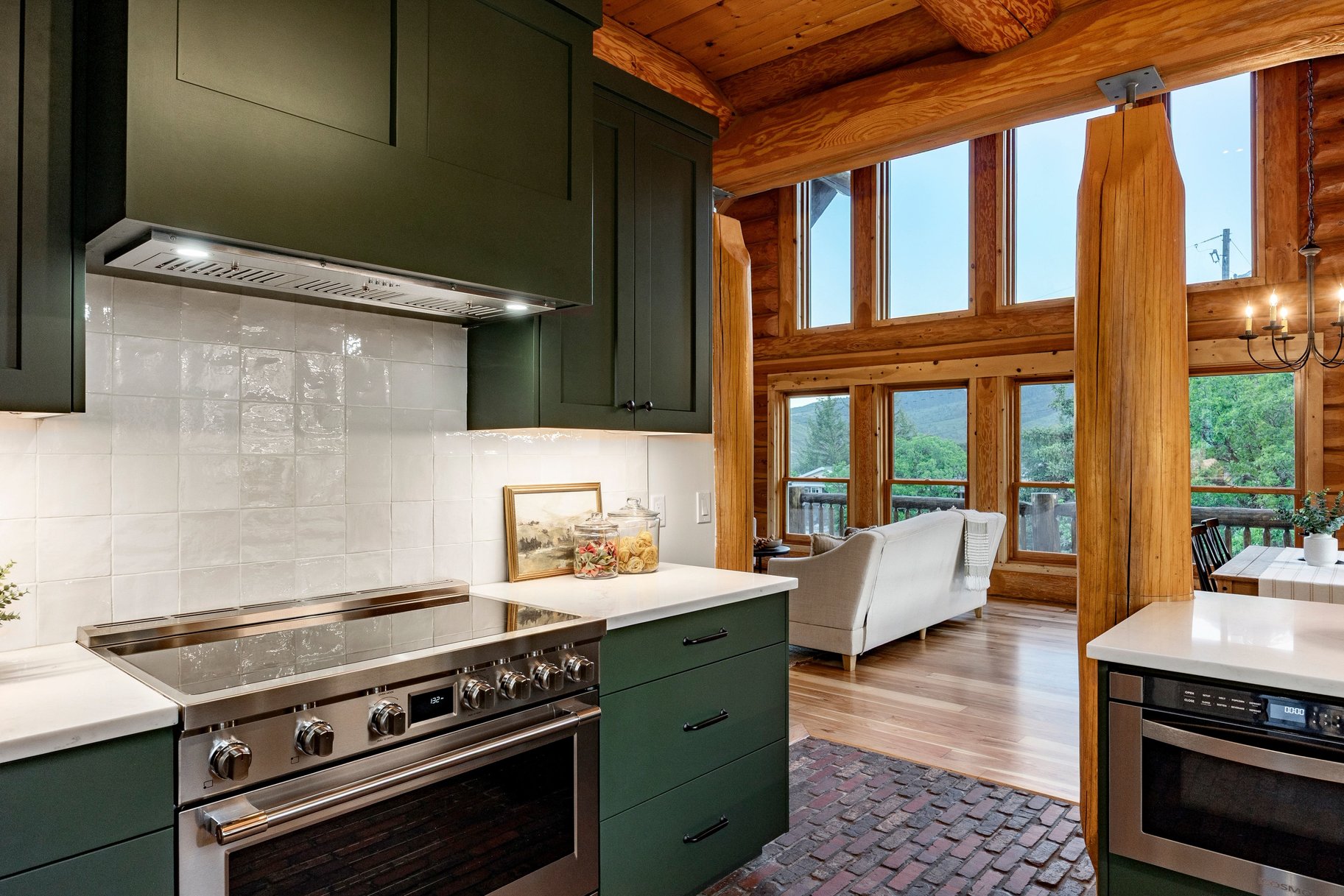  Refined Mountain Home on 1.27 Acres Near Snowbasin - 物件實景