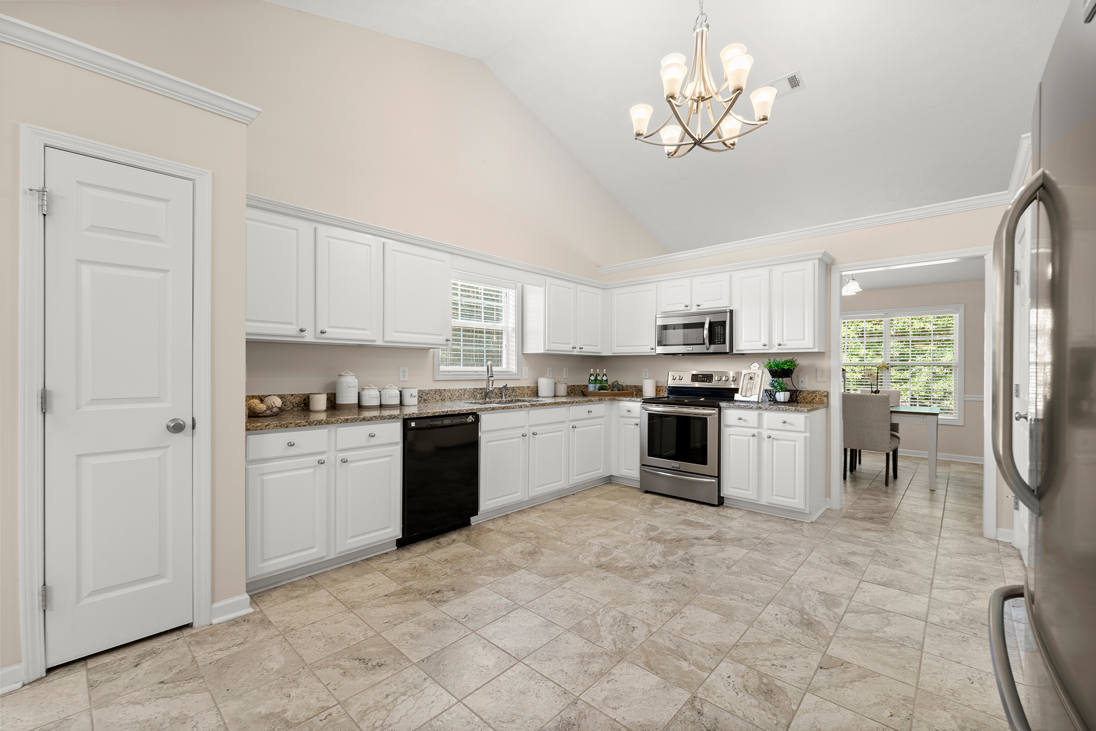  Immaculately Maintained, Brick-Front, Step-Less Ranch Home - 物件實景
