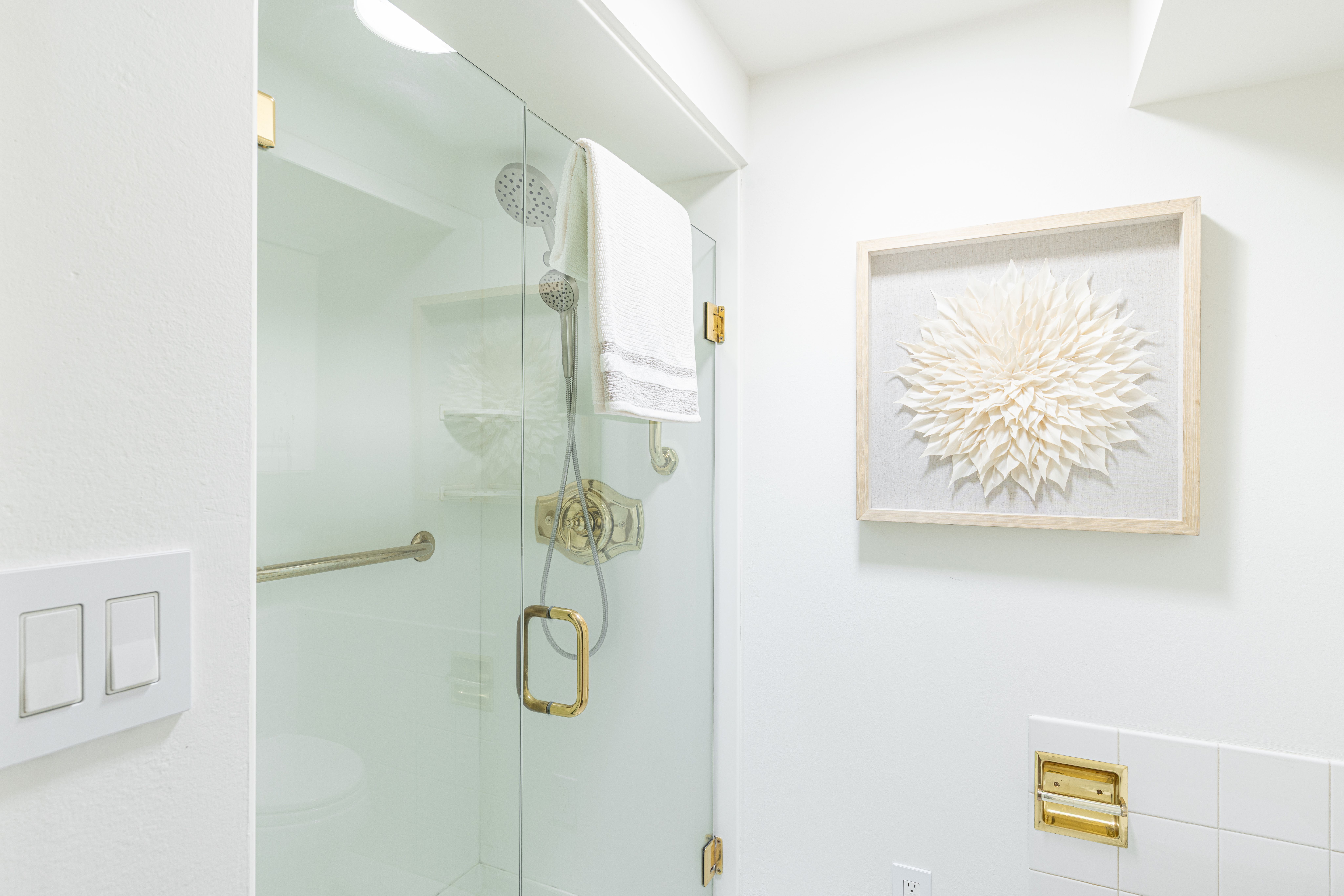  Coveted East Side Ranch Home in Monticello Park - 物件實景