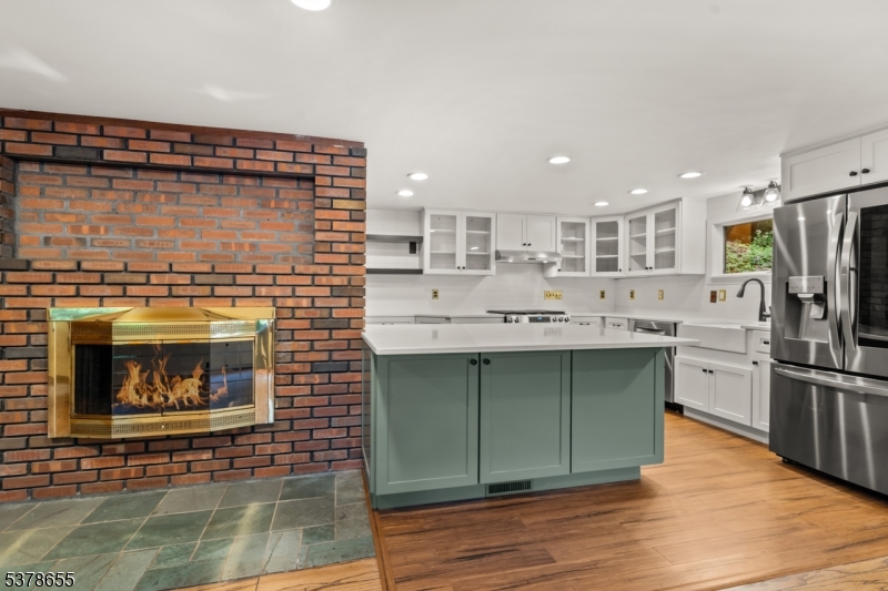 Lebanon Twp., New Jersey, 08826, United States, 3 Bedrooms Bedrooms, ,2 BathroomsBathrooms,Residential,For Sale,1972672