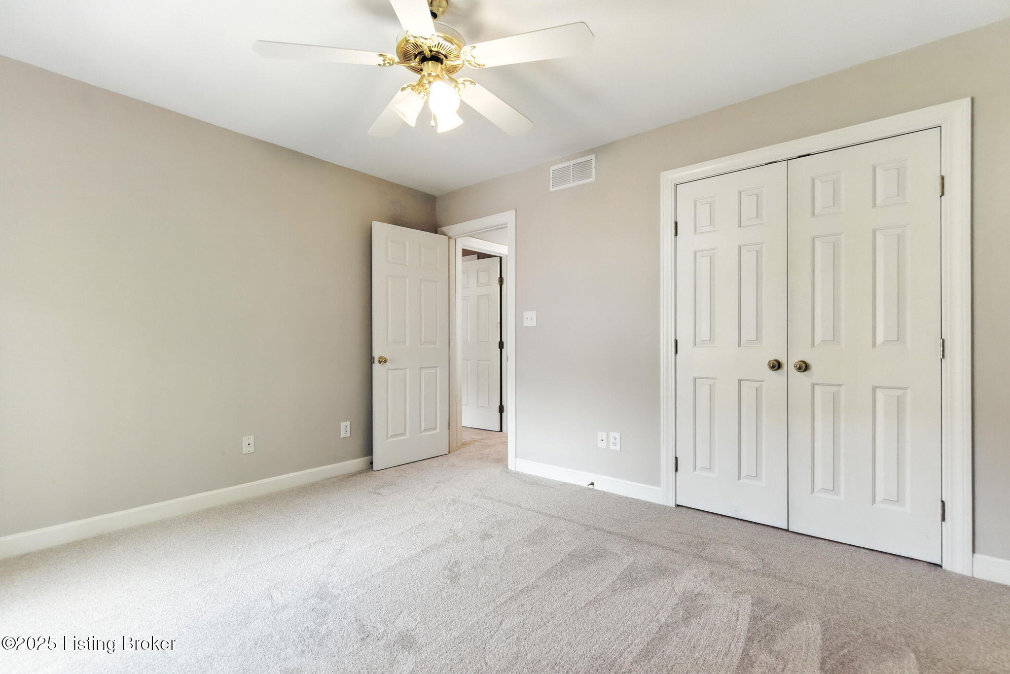 Prospect, Kentucky, 40059, United States, 4 Bedrooms Bedrooms, ,4 BathroomsBathrooms,Residential,For Sale,1941807
