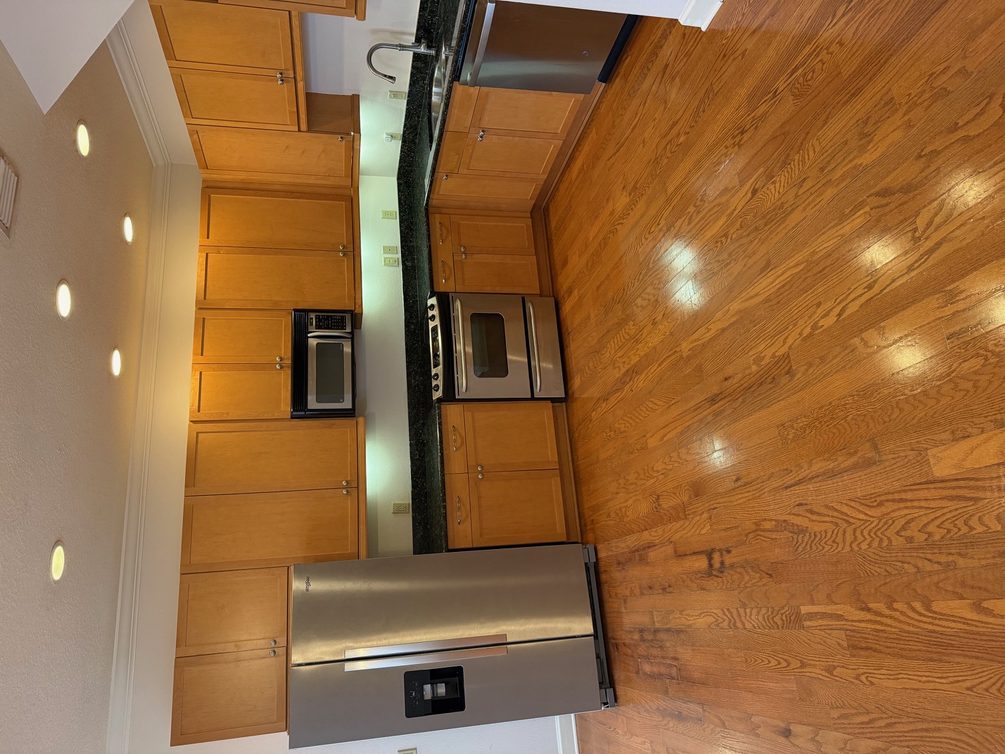 Tampa, Florida, 33606, United States, 2 Bedrooms Bedrooms, ,3 BathroomsBathrooms,Residential,For Sale,2015319