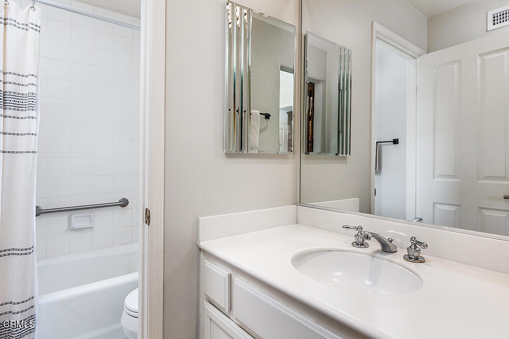 Pasadena, California, 91106, United States, 2 Bedrooms Bedrooms, ,3 BathroomsBathrooms,Residential,For Sale,1934592