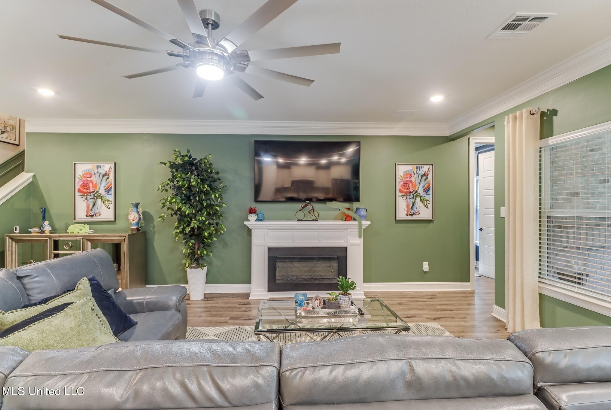 Gulfport, Mississippi, 39503, United States, 5 Bedrooms Bedrooms, ,3 BathroomsBathrooms,Residential,For Sale,1921142