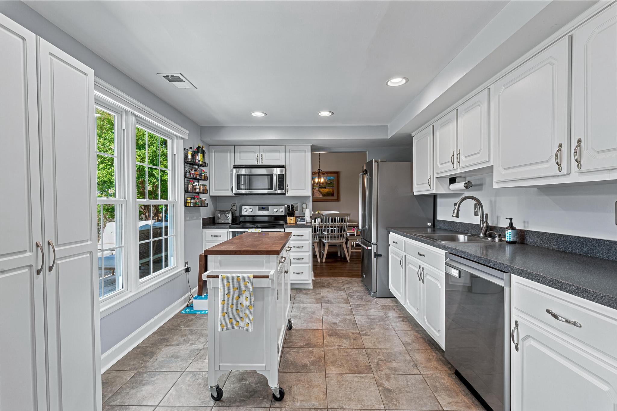  12728 Builders Road, Herndon, VA, 20170 - 物件實景