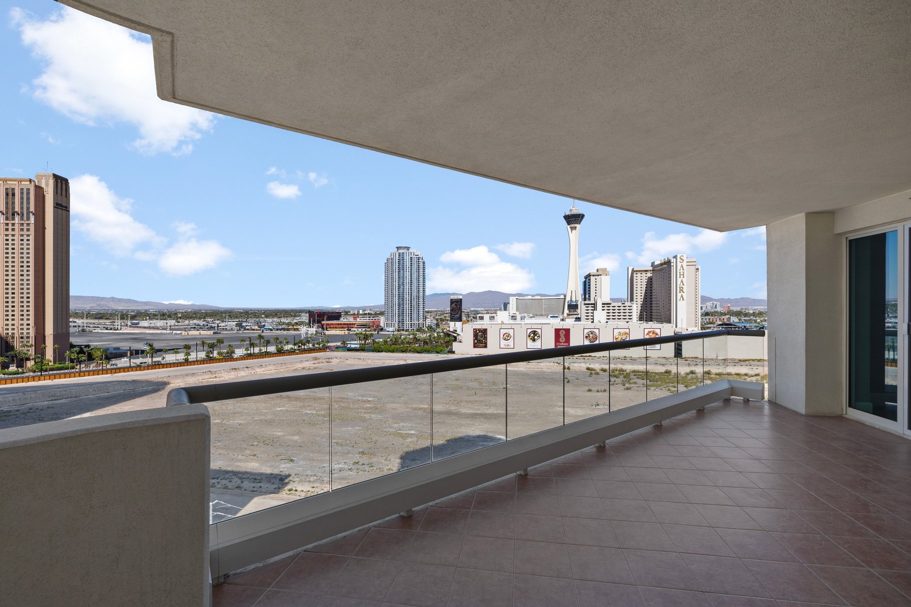  Sophisticated High-Rise Living at Turnberry Place - 物件實景