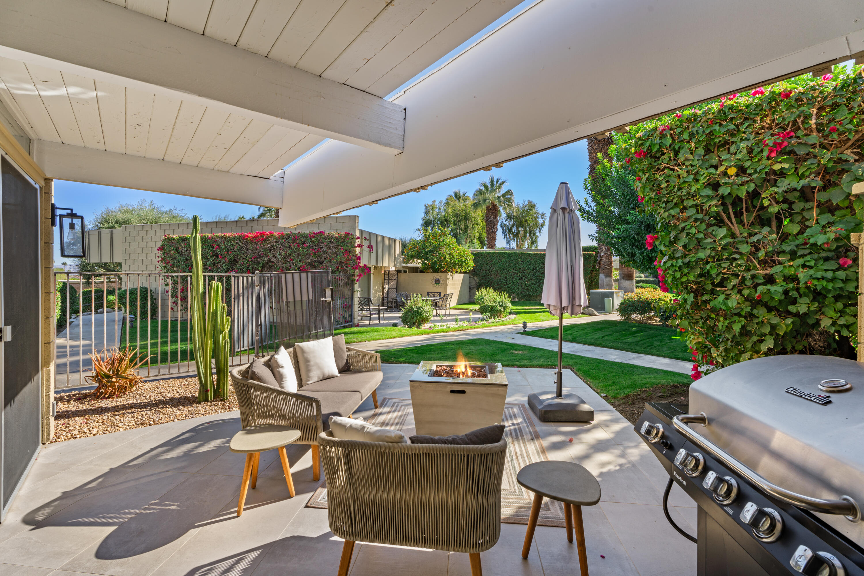 Palm Desert, California, 92260, United States, 2 Bedrooms Bedrooms, ,1 BathroomBathrooms,Residential,For Sale,1994771