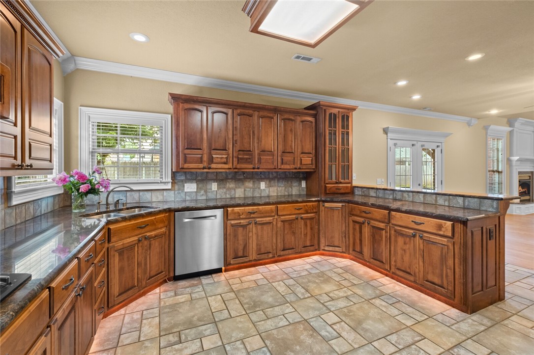 Bentonville, Arkansas, 72712, United States, 4 Bedrooms Bedrooms, ,4 BathroomsBathrooms,Residential,For Sale,1805614
