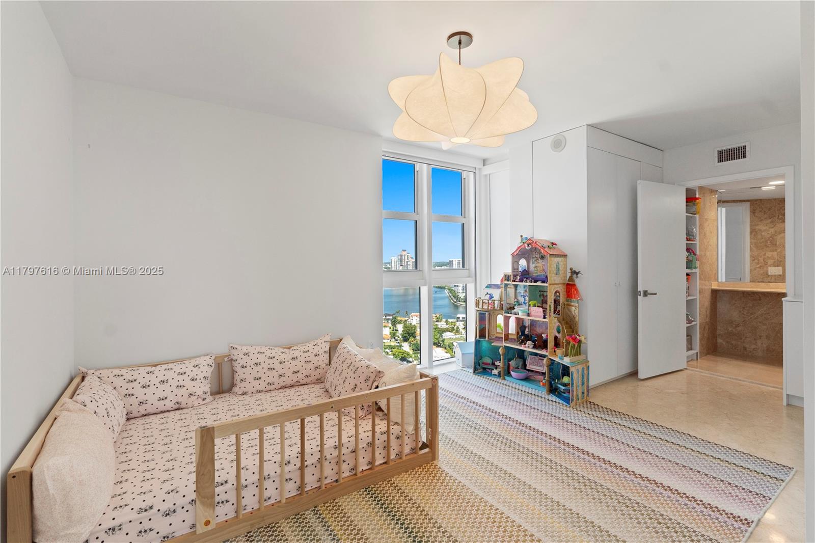 Sunny Isles Beach, Florida, 33160, United States, 3 Bedrooms Bedrooms, ,5 BathroomsBathrooms,Residential,For Sale,1796970