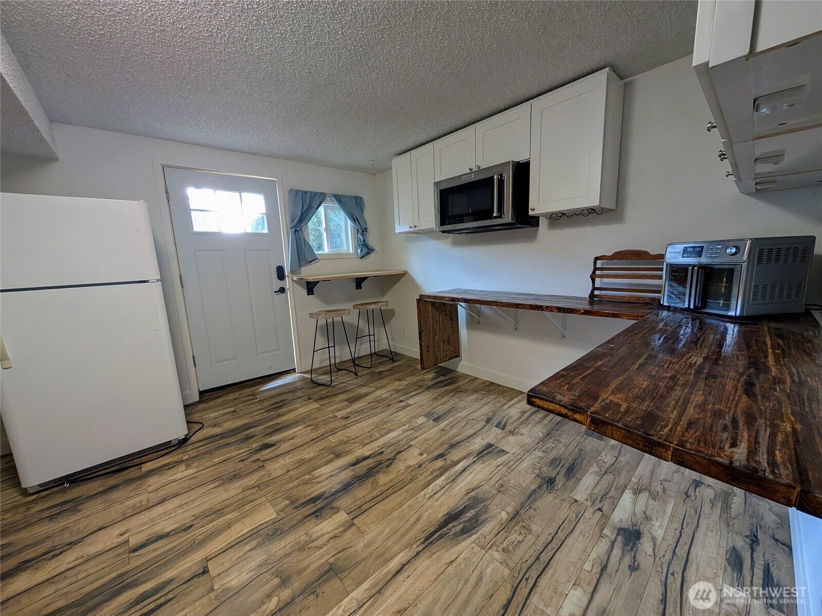 Seattle, Washington, 98133, United States, 3 Bedrooms Bedrooms, ,2 BathroomsBathrooms,Residential,For Sale,1975862