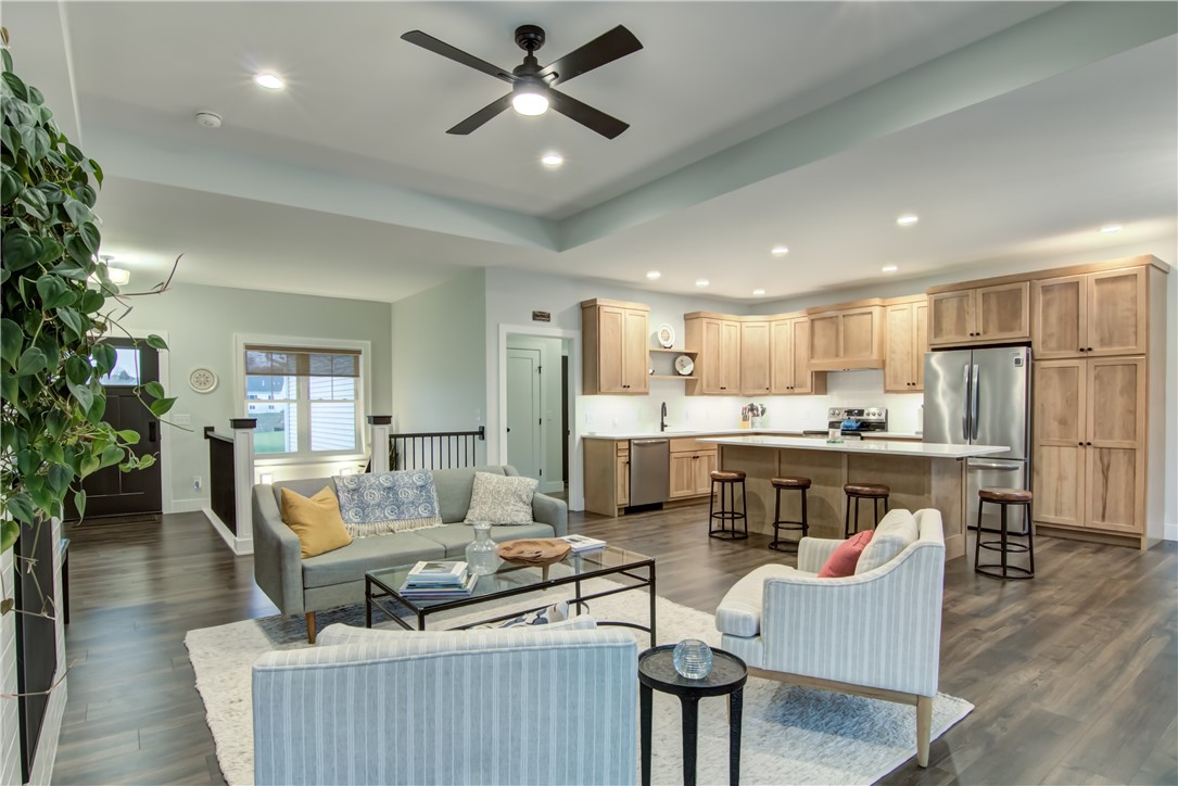 Eleva, Wisconsin, 54738, United States, 5 Bedrooms Bedrooms, ,3 BathroomsBathrooms,Residential,For Sale,1989894