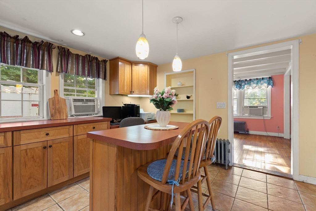 North Attleboro, Massachusetts, 02760, United States, 5 Bedrooms Bedrooms, ,2 BathroomsBathrooms,Residential,For Sale,1939439