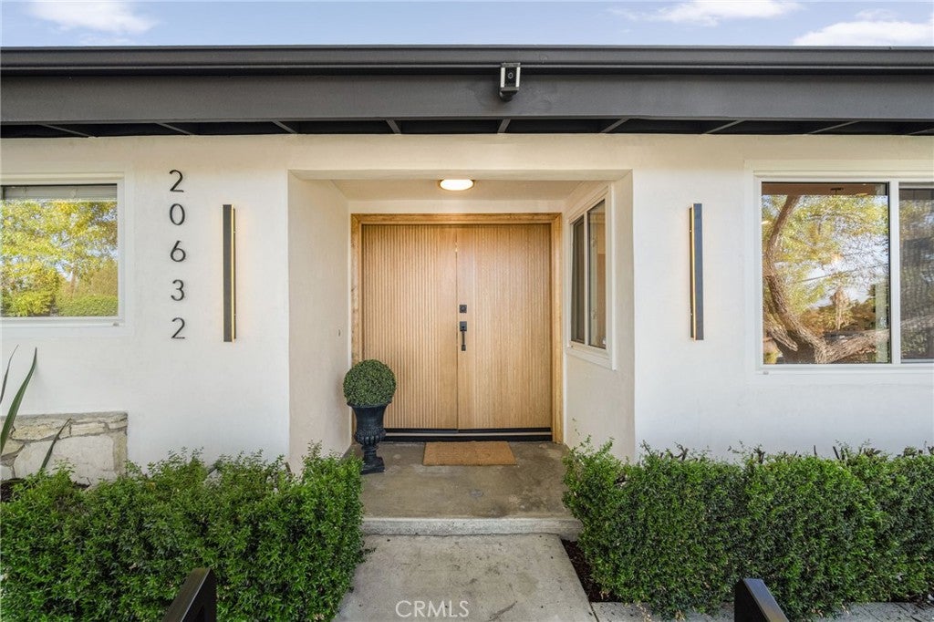 Woodland Hills, California, 91367, United States, 3 Bedrooms Bedrooms, ,2 BathroomsBathrooms,Residential,For Sale,1991959