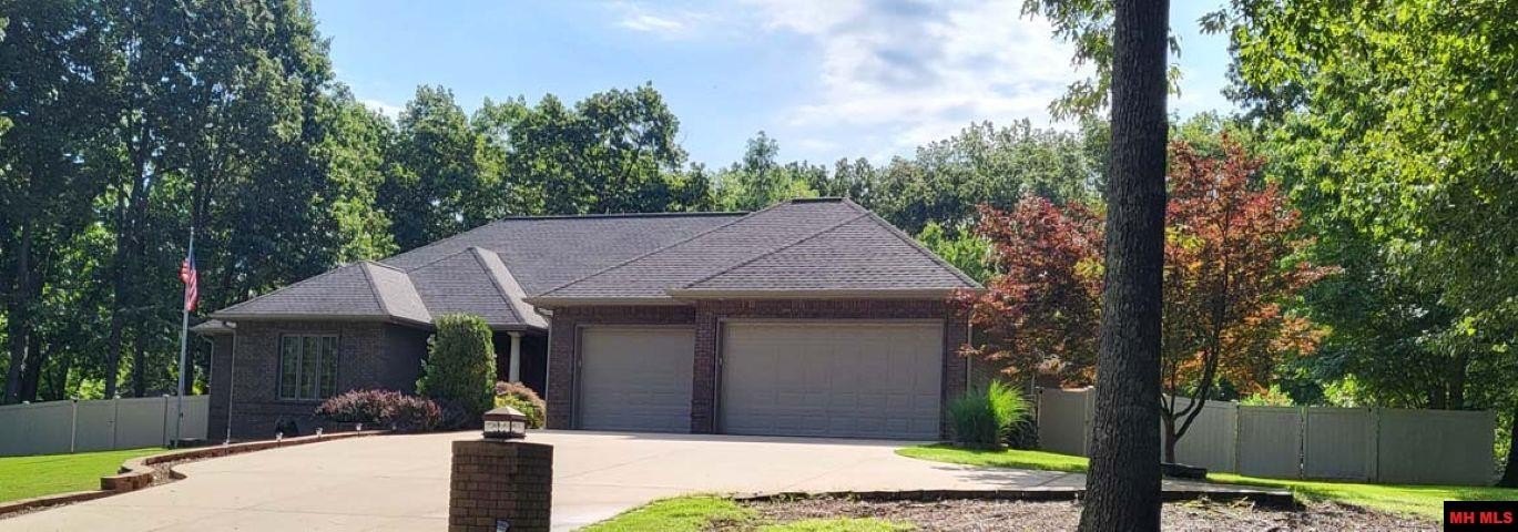 Mountain Home, Arkansas, 72653, United States, 4 Bedrooms Bedrooms, ,3 BathroomsBathrooms,Residential,For Sale,1983442