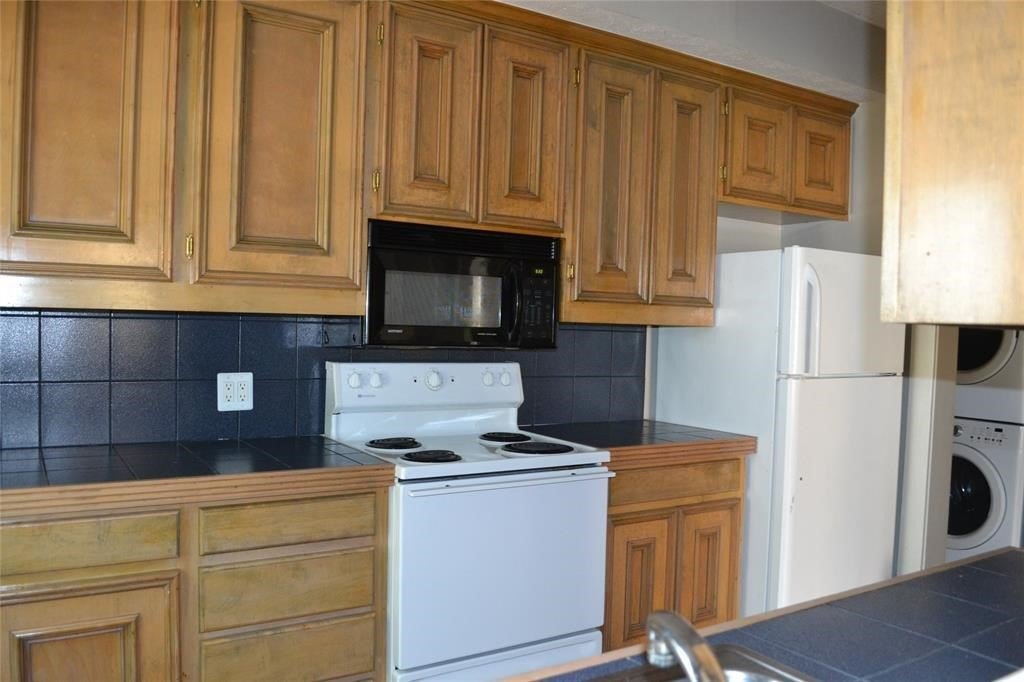 Houston, Texas, 77006, United States, 3 Bedrooms Bedrooms, ,1 BathroomBathrooms,Residential,For Sale,1982150