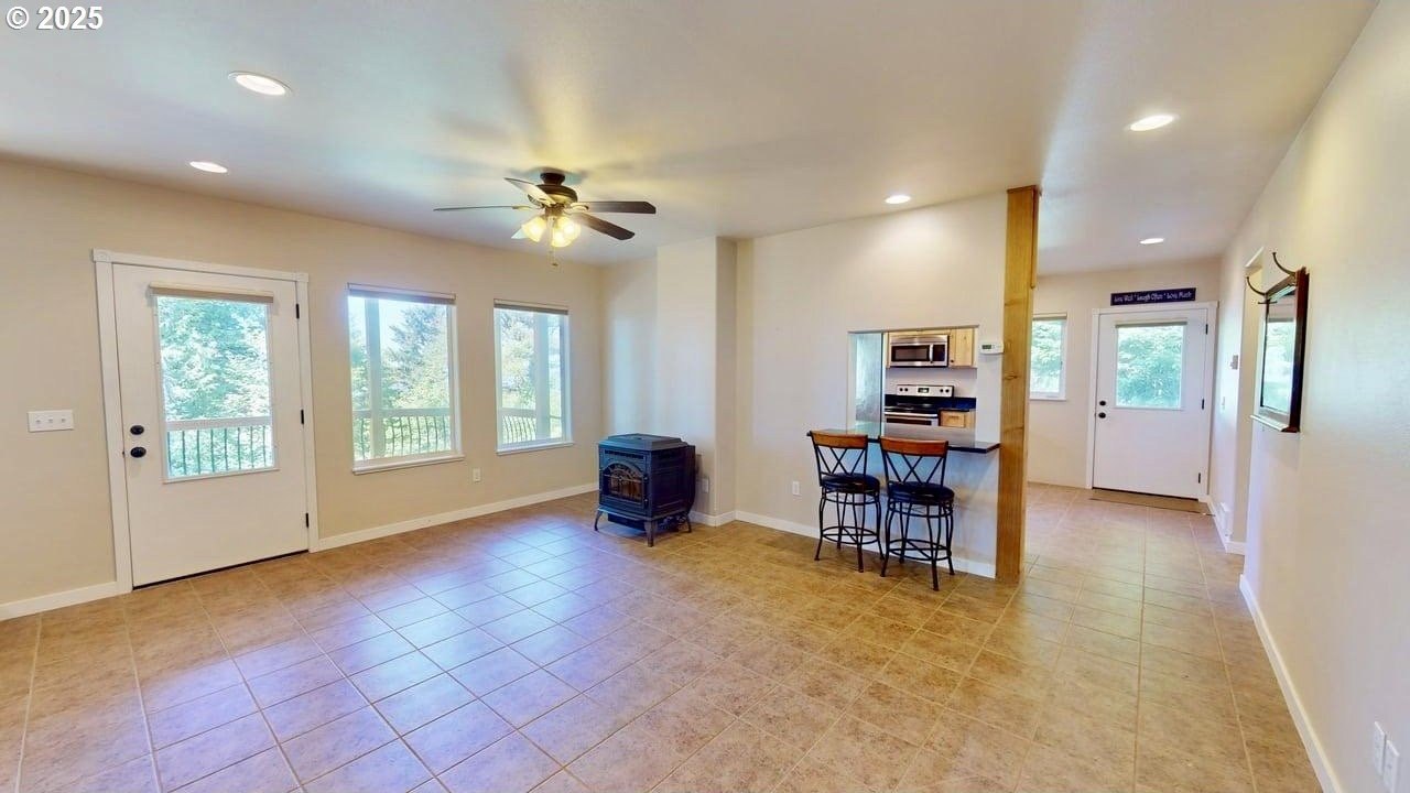 Gold Beach, Oregon, 97444, United States, 6 Bedrooms Bedrooms, ,4 BathroomsBathrooms,Residential,For Sale,1982299