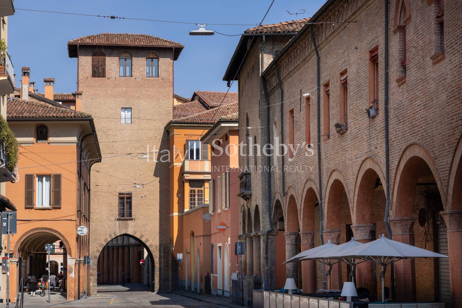  Elegant apartment a stone