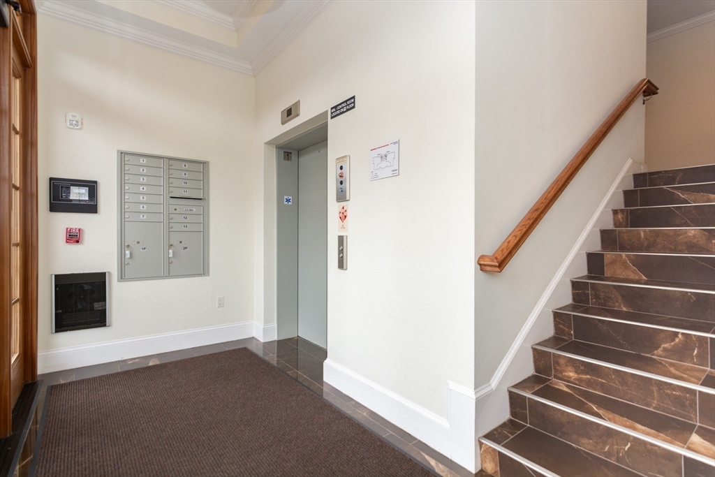 Winchester, Massachusetts, 01890, United States, 2 Bedrooms Bedrooms, ,2 BathroomsBathrooms,Residential,For Sale,1989425