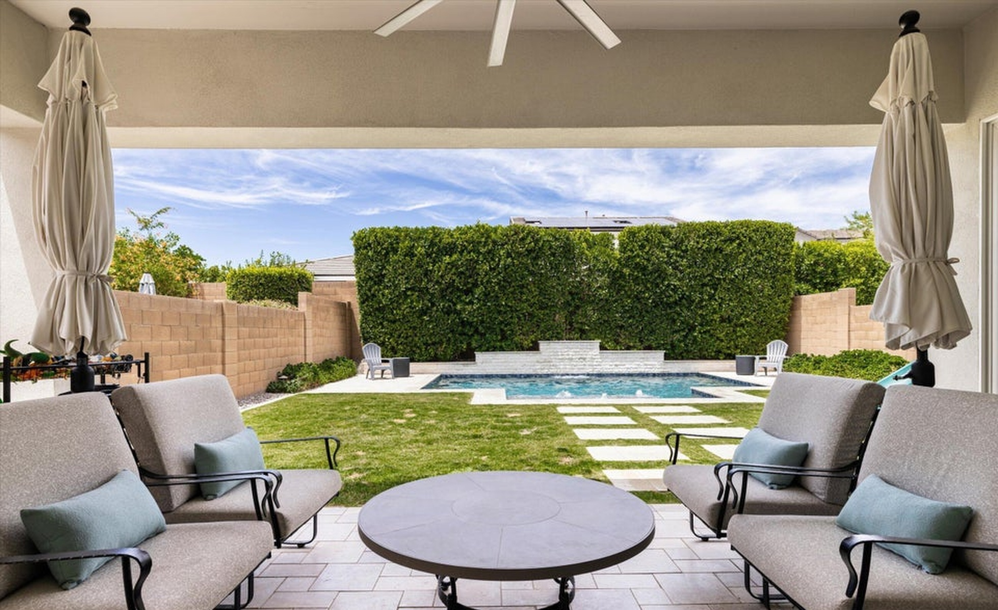  2046 E Charlotte Drive  Phoenix, AZ - 物件實景