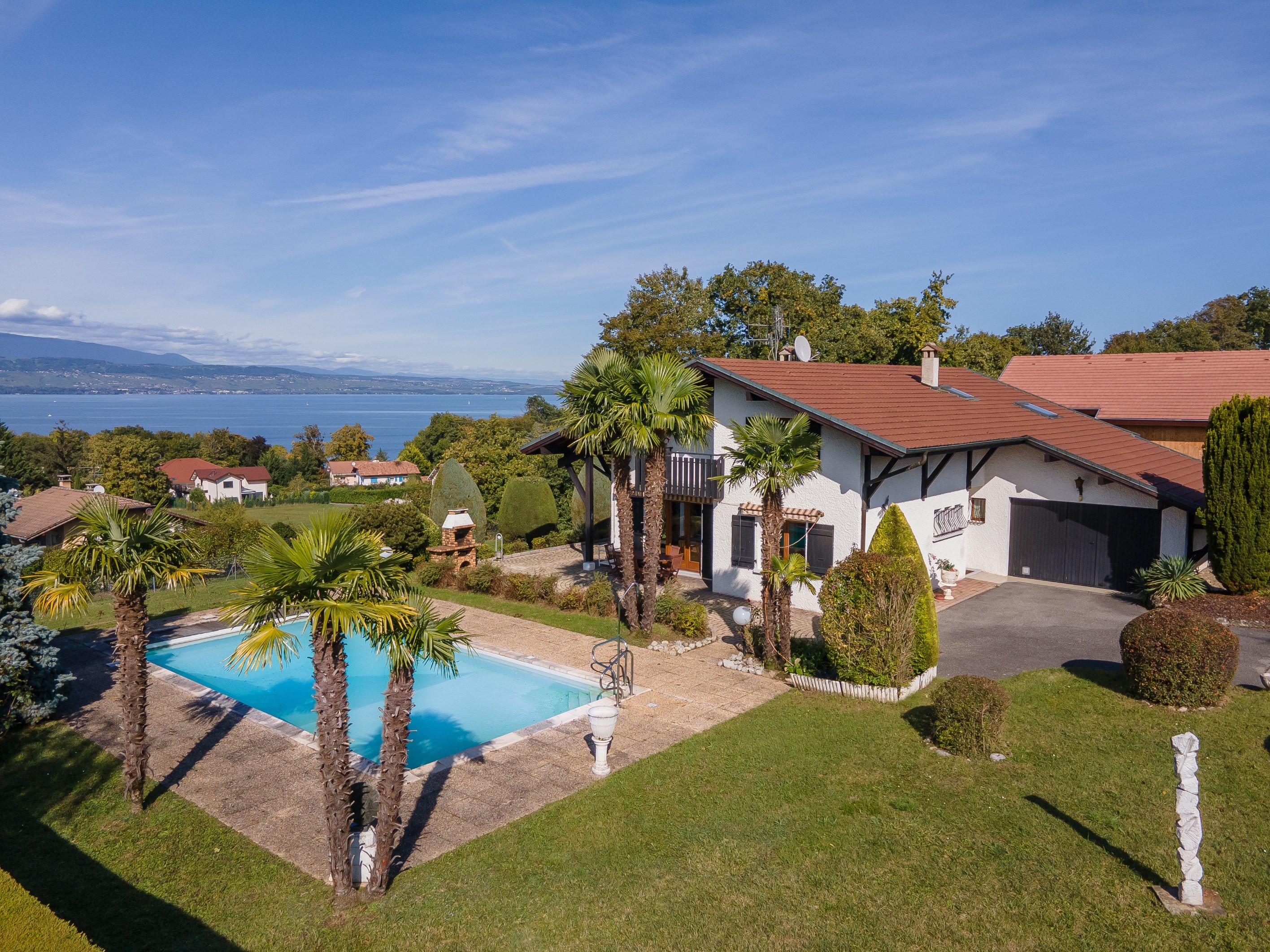  Family home in a peaceful setting with lake view - 物件實景