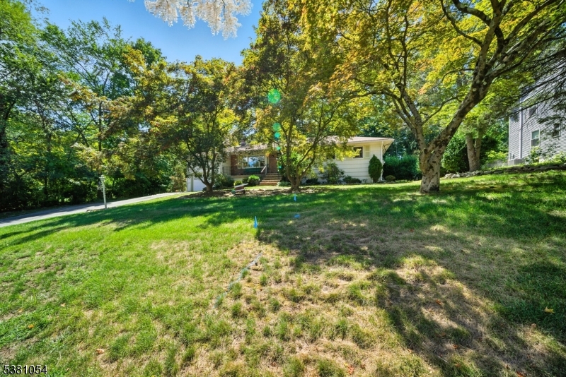 Parsippany-Troy Hills Twp., New Jersey, 07005, United States, 3 Bedrooms Bedrooms, ,2 BathroomsBathrooms,Residential,For Sale,1934343