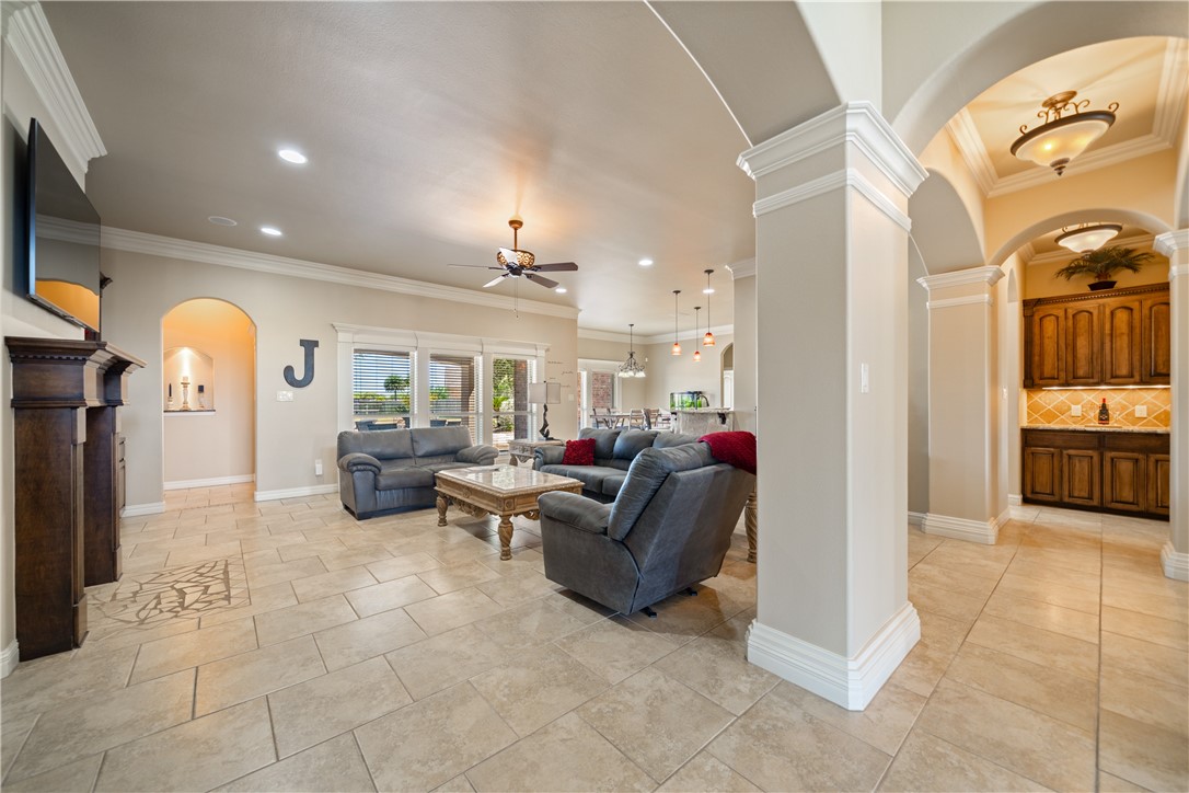 Corpus Christi, Texas, 78414, United States, 5 Bedrooms Bedrooms, ,4 BathroomsBathrooms,Residential,For Sale,1941748