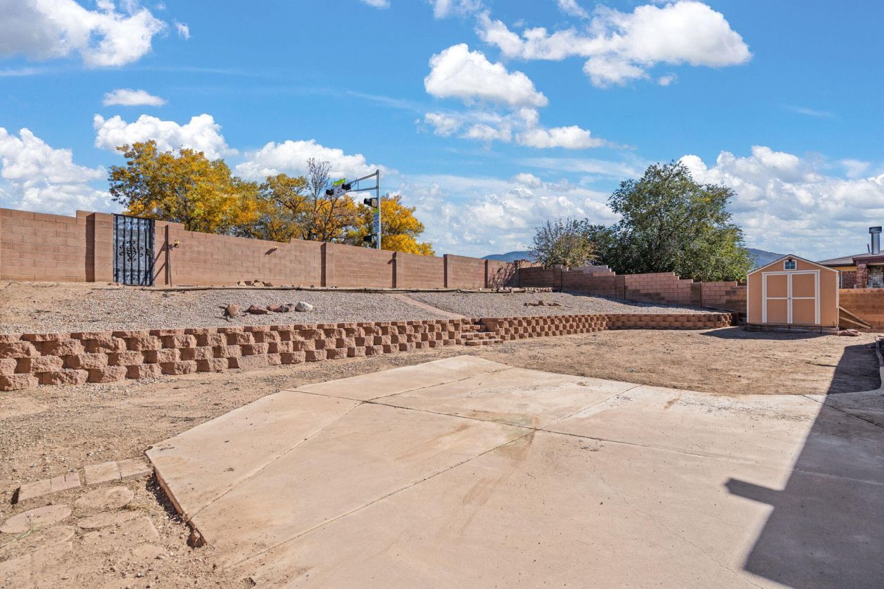 Albuquerque, New Mexico, 87111, United States, 4 Bedrooms Bedrooms, ,3 BathroomsBathrooms,Residential,For Sale,1985317