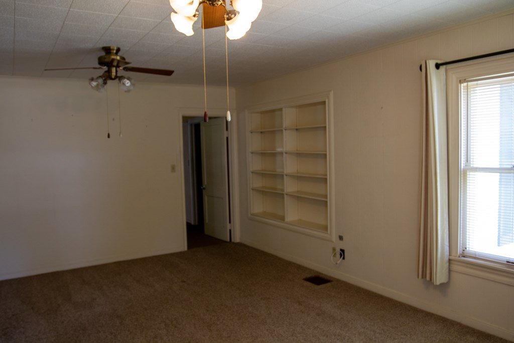 Fredericksburg, Texas, 78624, United States, 3 Bedrooms Bedrooms, ,4 BathroomsBathrooms,Residential,For Sale,1983806