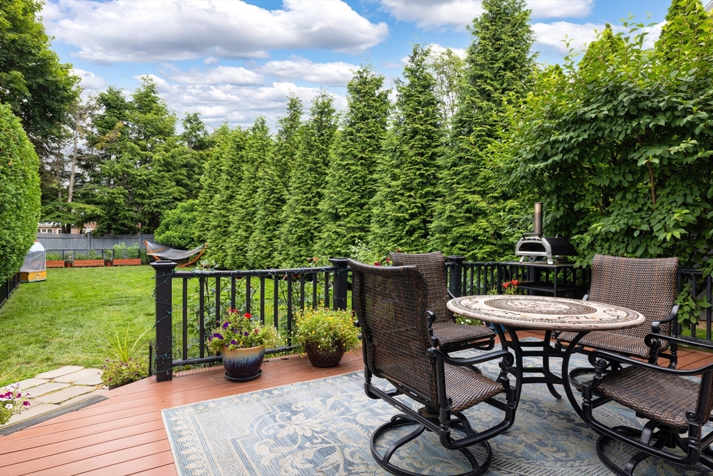 Newton, Massachusetts, 02468, United States, 5 Bedrooms Bedrooms, ,4 BathroomsBathrooms,Residential,For Sale,1942164