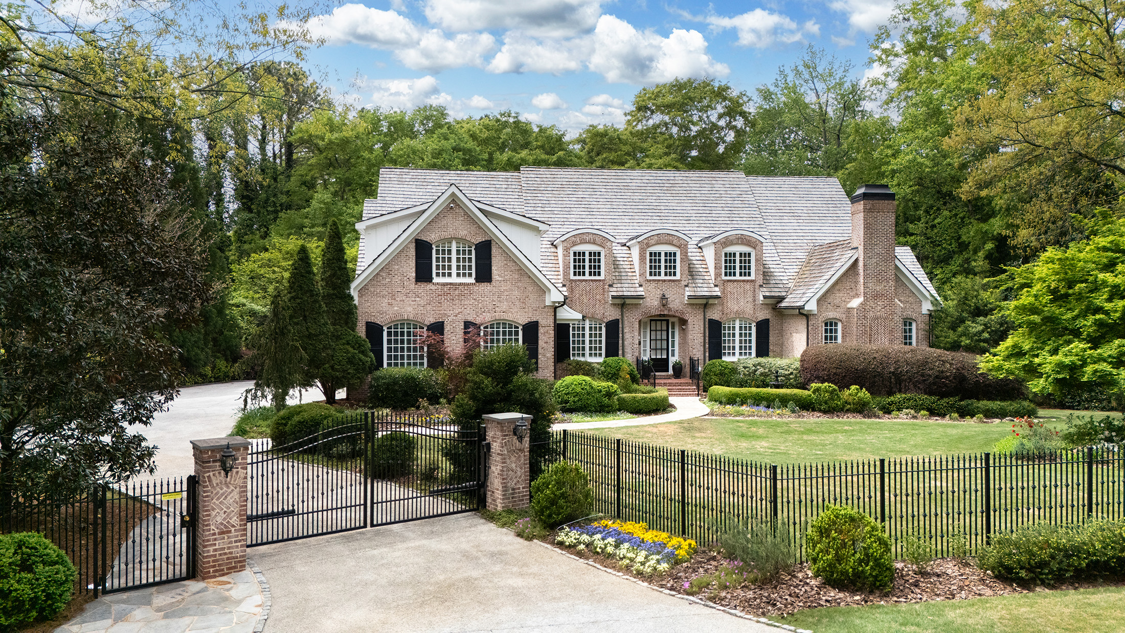  Magnificent Gated Vinings Estate Blends Elegance, Comfort and Lifestyle - 物件實景