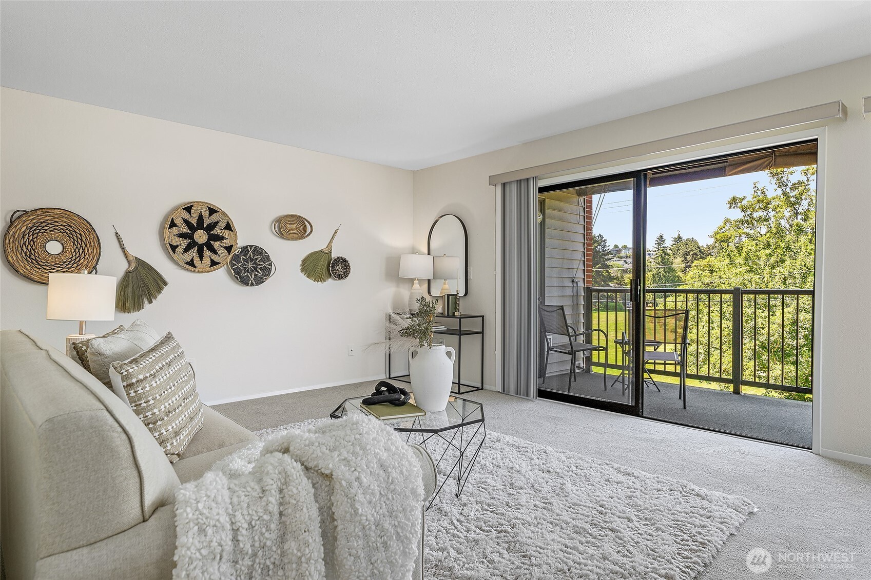 Seattle, Washington, 98199, United States, 2 Bedrooms Bedrooms, ,2 BathroomsBathrooms,Residential,For Sale,1848427