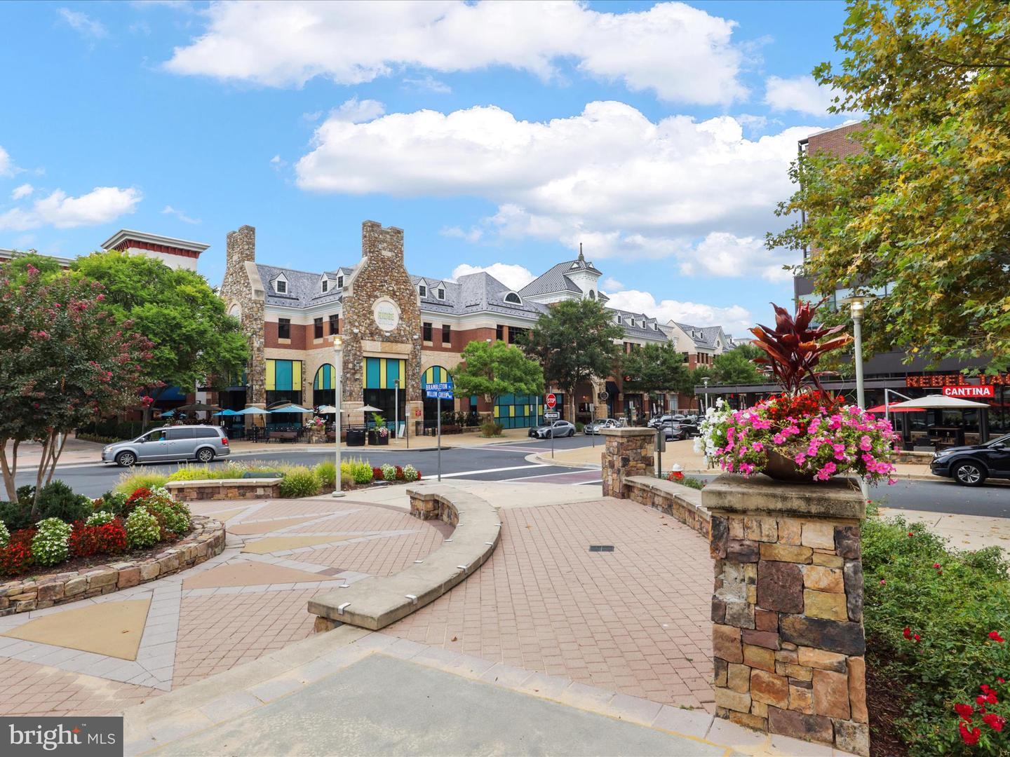 Ashburn, Virginia, 20148, United States, 3 Bedrooms Bedrooms, ,4 BathroomsBathrooms,Residential,For Sale,1918442