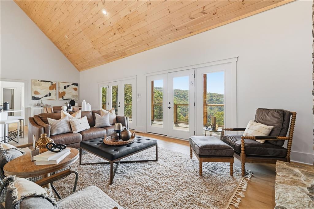 Jasper, Georgia, 30143, United States, 4 Bedrooms Bedrooms, ,5 BathroomsBathrooms,Residential,For Sale,1976069