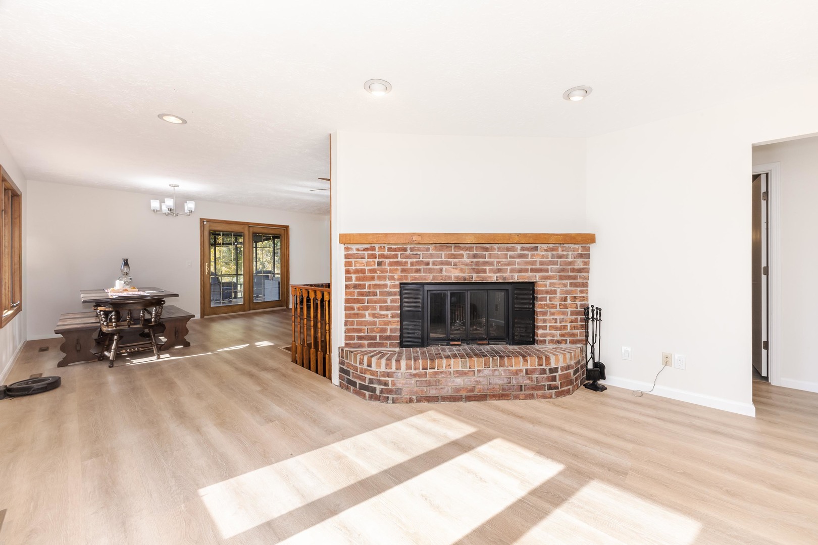 Heyworth, Illinois, 61745, United States, 3 Bedrooms Bedrooms, ,3 BathroomsBathrooms,Residential,For Sale,1989180