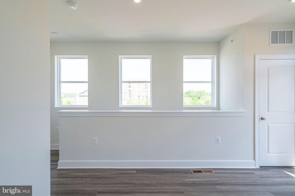 Woodbridge, Virginia, 22191, United States, 4 Bedrooms Bedrooms, ,5 BathroomsBathrooms,Residential,For Sale,2021740