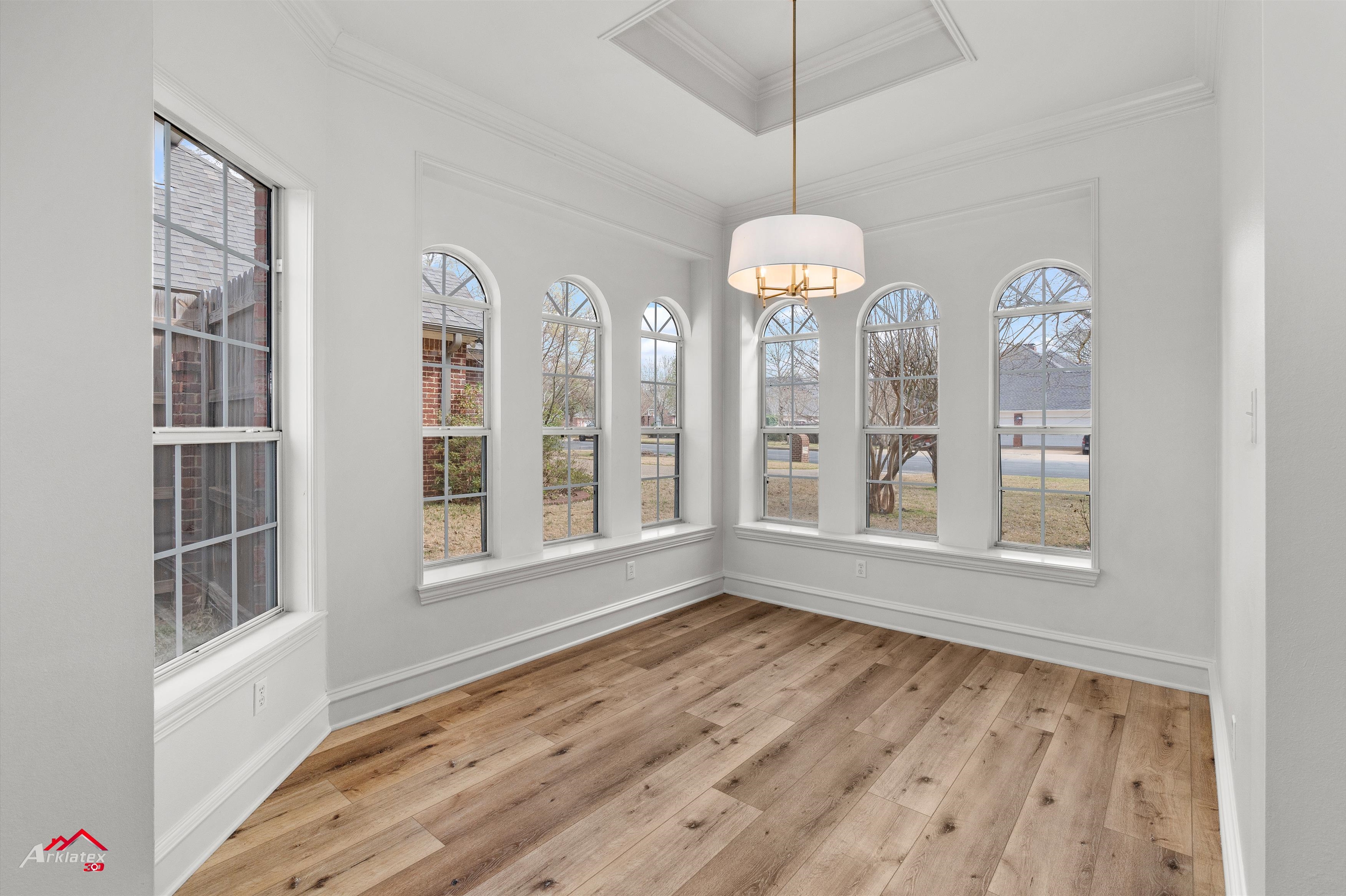 Henderson, Texas, 75703, United States, 5 Bedrooms Bedrooms, ,4 BathroomsBathrooms,Residential,For Sale,1934371