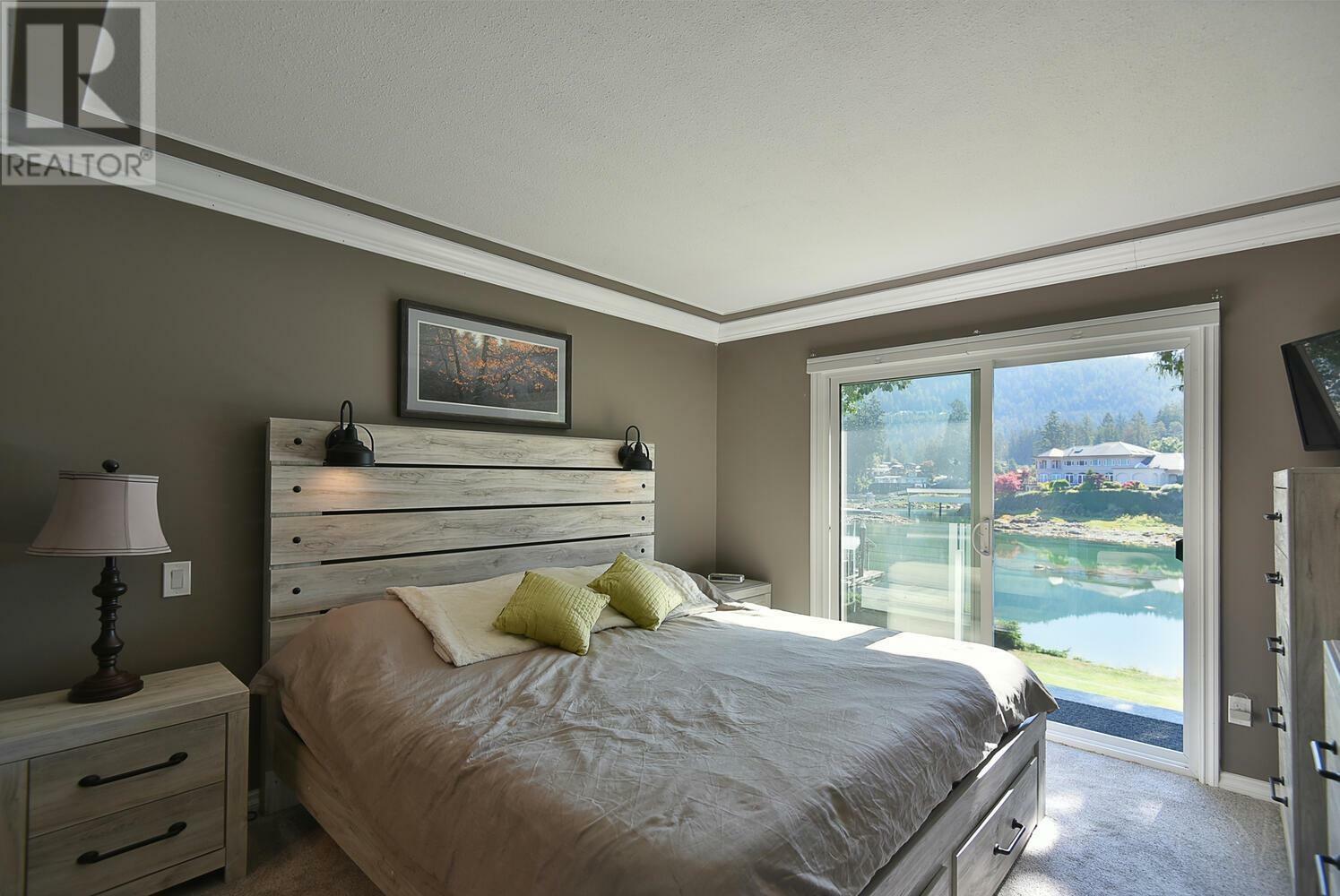 MADEIRA PARK, British Columbia, V0N 2H1, CA, 3 Bedrooms Bedrooms, ,3 BathroomsBathrooms,Residential,For Sale,1837526