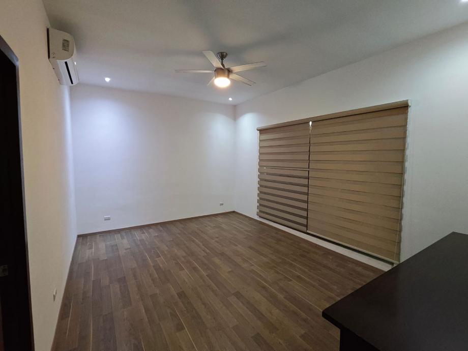 Circuito Primavera, Torreón, Coahuila de Zaragoza, 27018, Mexico, 3 Bedrooms Bedrooms, ,3 BathroomsBathrooms,Residential,For Sale,Circuito Primavera,1620692