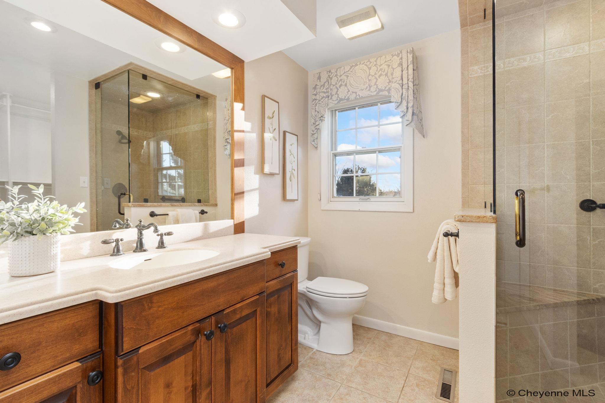 Cheyenne, Wyoming, 82001, United States, 5 Bedrooms Bedrooms, ,4 BathroomsBathrooms,Residential,For Sale,1992954