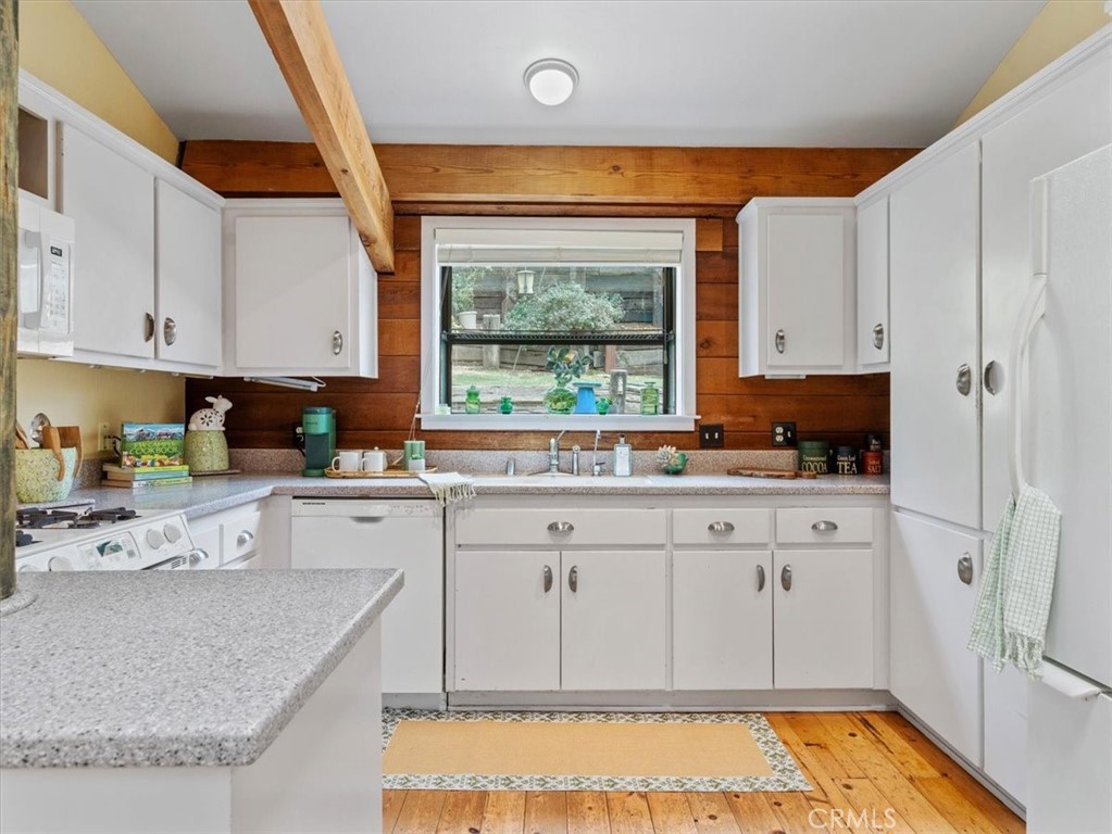 Cambria, California, 93428, United States, 2 Bedrooms Bedrooms, ,2 BathroomsBathrooms,Residential,For Sale,1875245