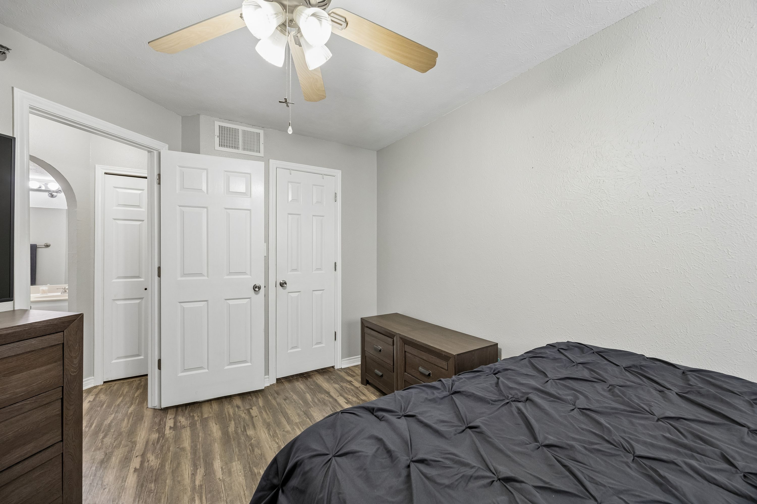  Two-story Bryan Place loft with quick access to Downtown Dallas. - 物件實景