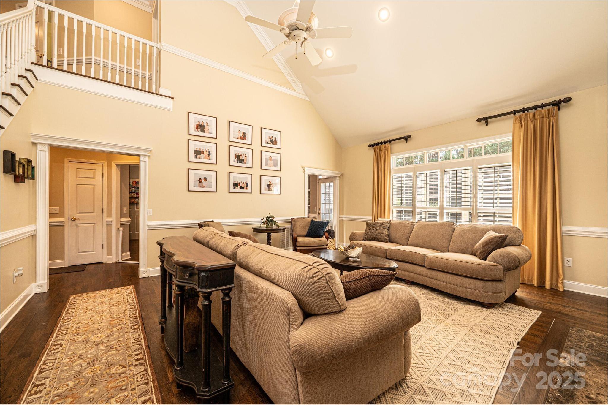 Hickory, North Carolina, 28601, United States, 5 Bedrooms Bedrooms, ,5 BathroomsBathrooms,Residential,For Sale,1758743