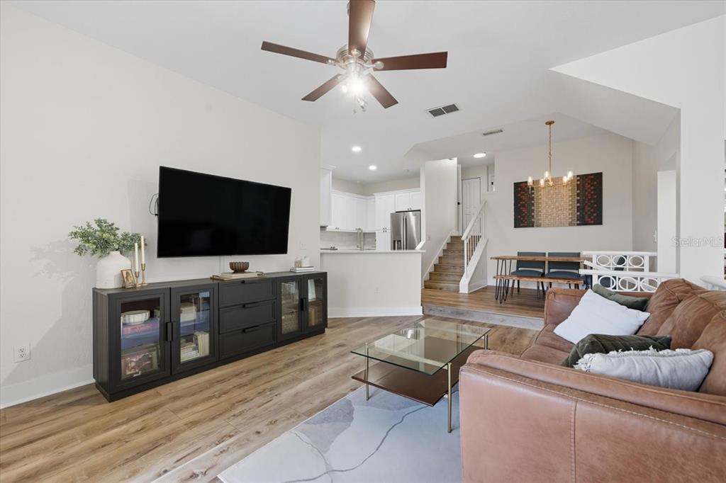 Tampa, Florida, 33602, United States, 3 Bedrooms Bedrooms, ,2 BathroomsBathrooms,Residential,For Sale,1970738