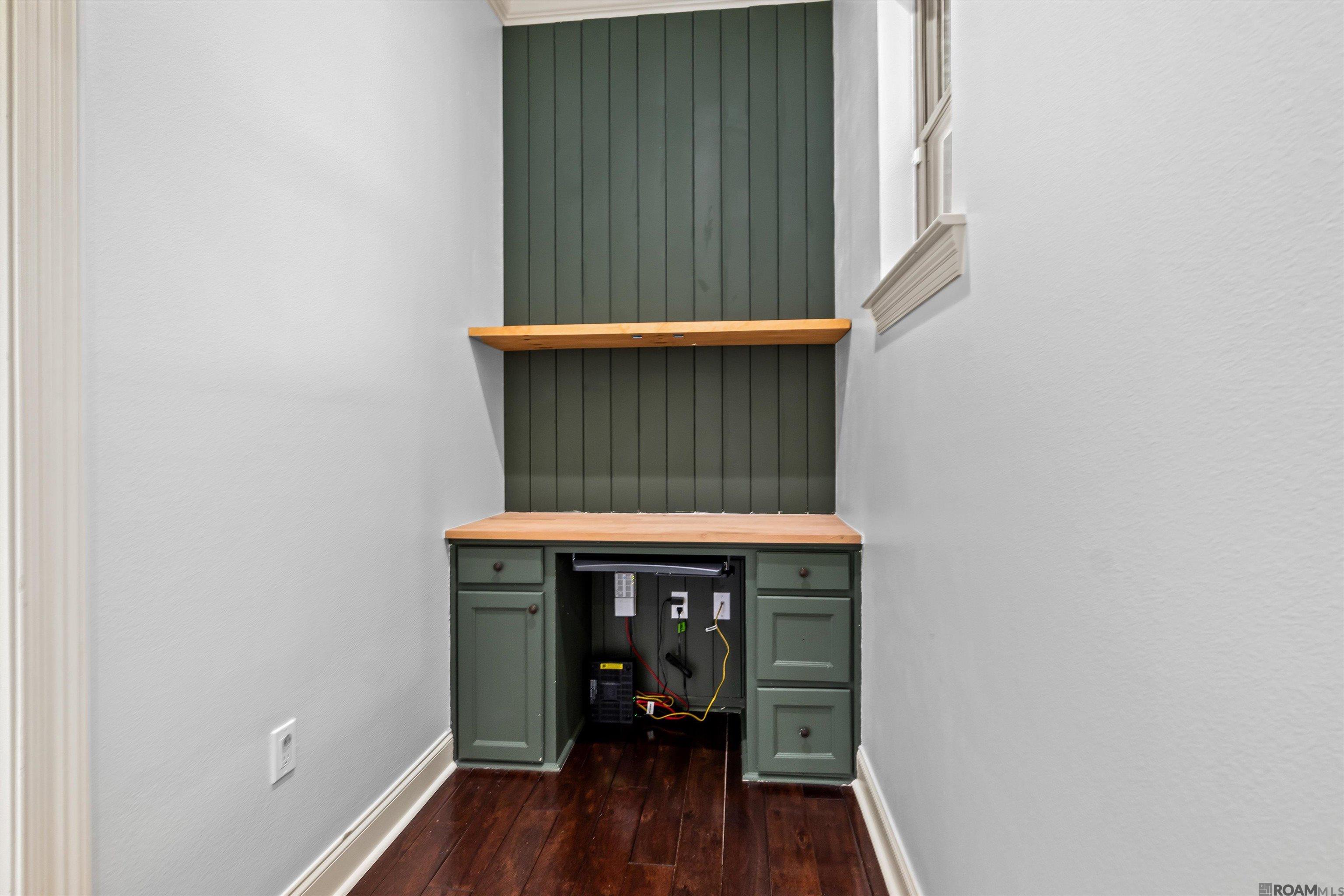 Gonzales, Louisiana, 70737, United States, 5 Bedrooms Bedrooms, ,3 BathroomsBathrooms,Residential,For Sale,1975975