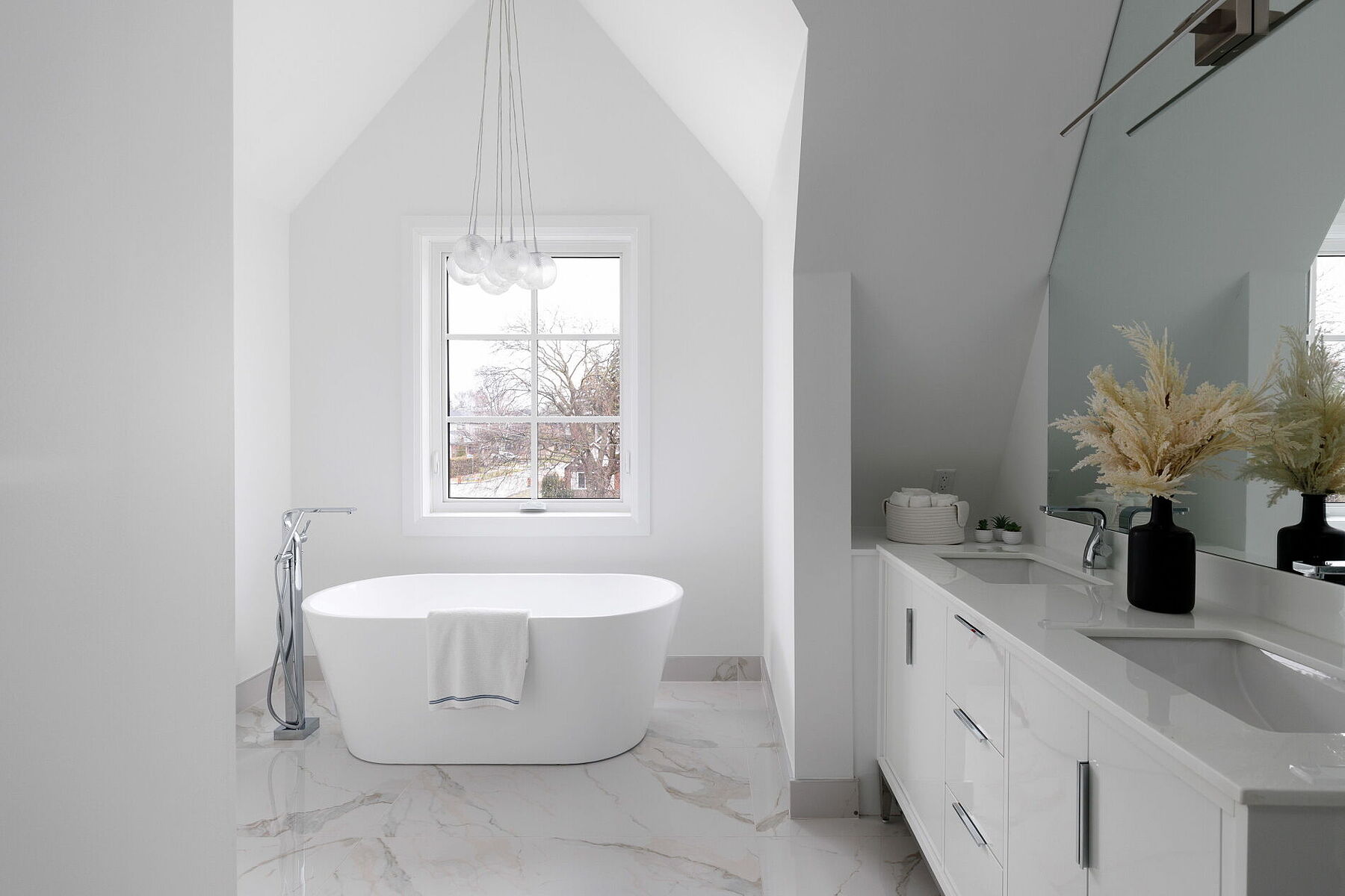  Custom Built Home - 物件實景